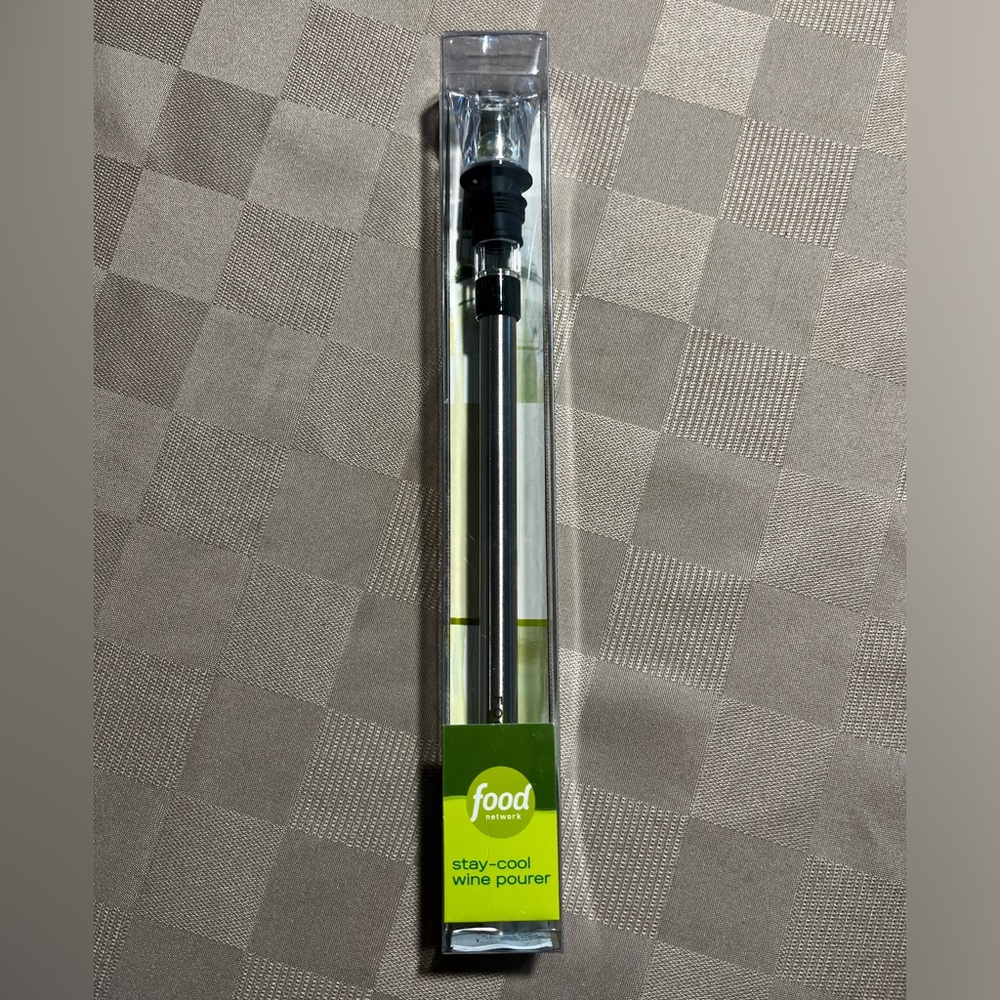 Food Network Stay Cool Wine Pourer Unused